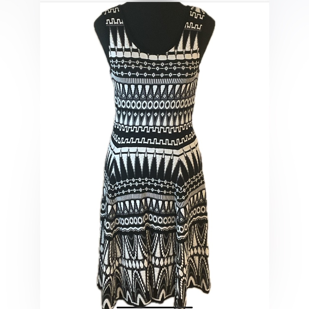 Milly Geometric Print Stretchy Knit Sleeveless  Dress with rose gold  Zipper.